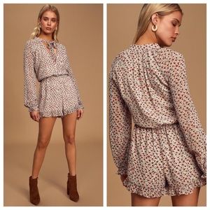 NWT Lulus Rose Boho Tie Neck Ruffle Romper Size Sm
